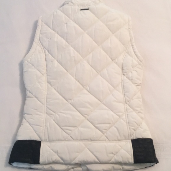 Cream Sleeveless Puffer Coat; NWOT; Size Small - Picture 4 of 4